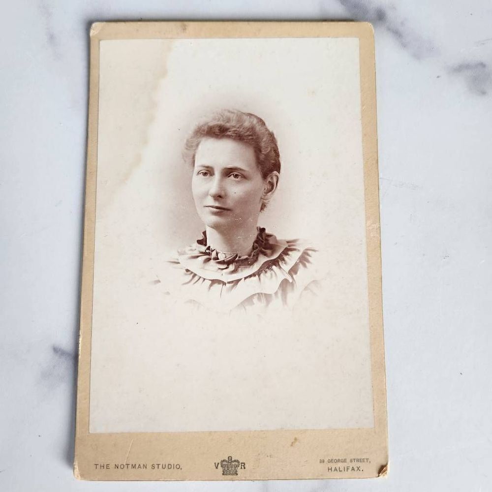 Notman Studio 89 George Street Antique cabinet photograph young woman